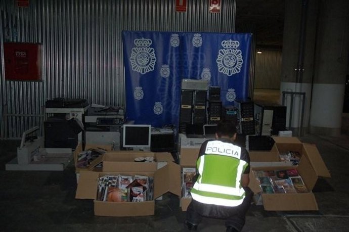 Copias De Cds Intervenidas Por La Policía