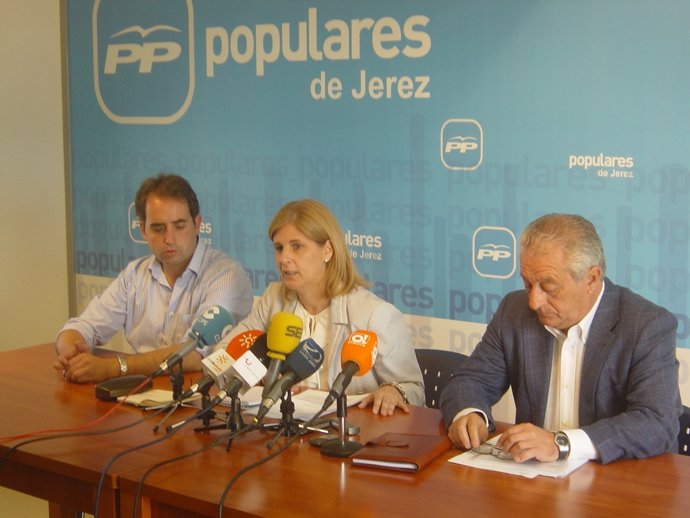 La futura alcaldesa de Jerez, María José García Pelayo, hoy en rueda de prensa