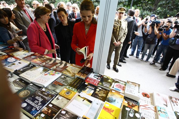La Infanta Elena Inaugura La 70ª Feria Del Libro De Madrid
