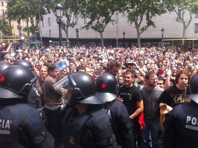 La Cifra De Heridos En Plaza Catalunya Alcanza Los 99