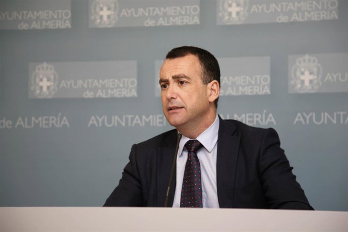 El Portavoz Del Equipo De Gobierno En La Capital, Pablo Venzal