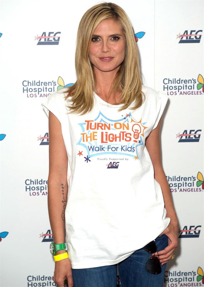 Heidi Klum Posando En Un Evento Solidario