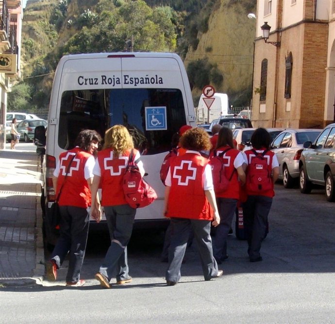 Miembros De Cruz Roja En Huelva.
