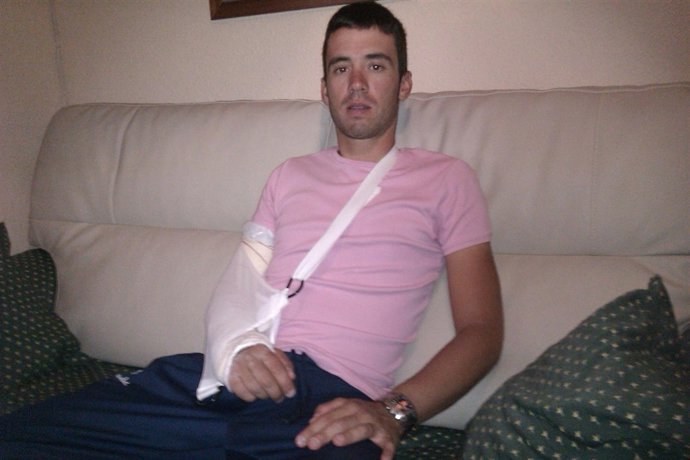 Javi Moreno (Caja Rural) Se Fractura El Olecranon