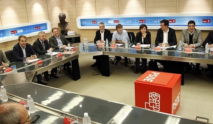 Reunión De Zapatero Con Los Secretarios Regionales Del Partido