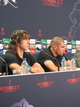 Puyol Y Valdés, En Rueda De Prensa De Wembley