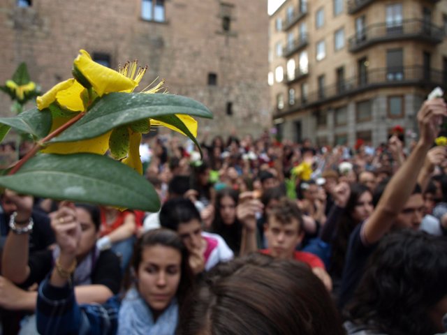 Decenas De Manifestantes Del 15M En Salamanca.   