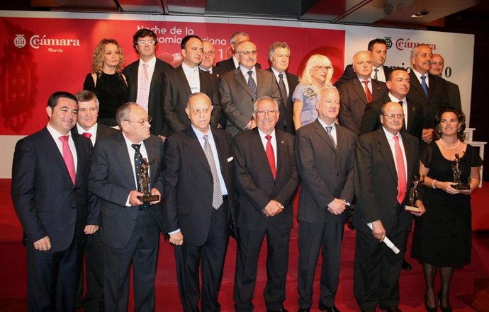 Valcárcel Preside La Entrega De Los Premios De La Cámara De Comercio De Murcia 