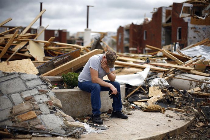 Un Tornado Arrasa La Localidad De Joplin, Missouri (EEUU)