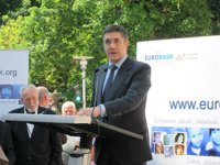 López afirma que "es un barbaridad" afirmar que ha intentado derribar a Zapatero y que se hable de conspiraciones