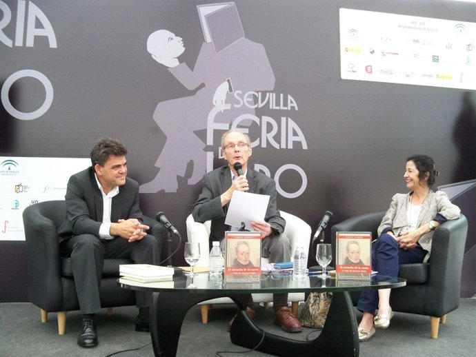 El Hispanista Británico Martin Murphy En La Feria Del Libro