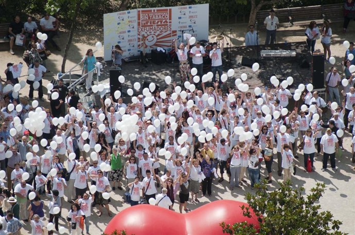 Fiesta De Ex Fumadores En Plaza De España
