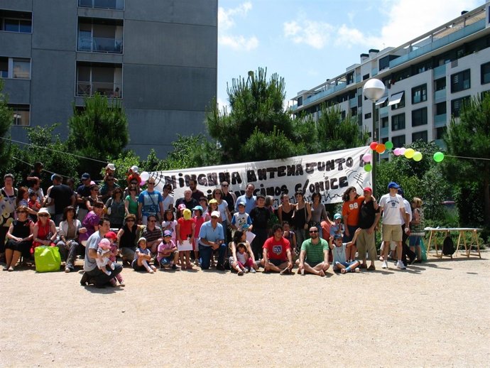 Fiesta En Contra De Las Antenas