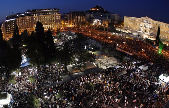 Protestas En Grecia Contra La Clase Política Inspiradas Por El Movimiento 15M