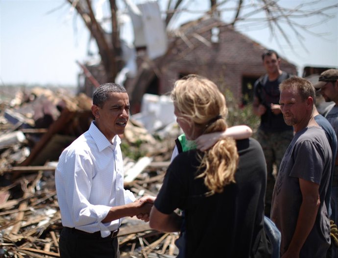 Obama Visita La Región De Misuri Afectada Por Las Tormentas Y Tornados 