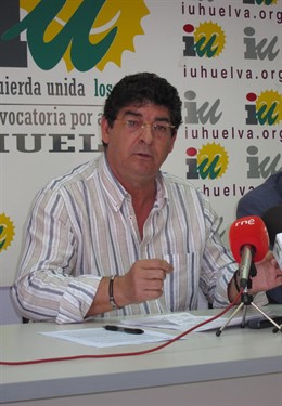 El Coordinador General De IULV-CA,  Diego Valderas, En Rueda De Prensa.