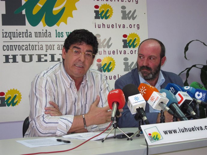 El Coordinador General De IULV-CA, Diego Valderas, Junto A Pedro Jiménez.