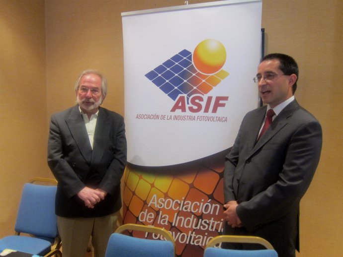 Representantes De La Industria Fotovoltaica, En Un Encuentro En Valladolid