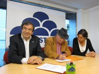 El hijo del ex presidente socialista Rafael Fernández se afilia a Foro Asturias