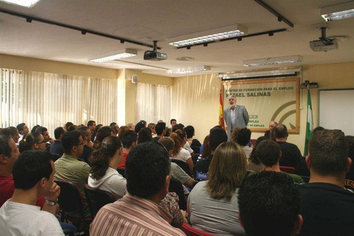 Juan Carlos Lomeña, Delegado De Empleo En Málaga, Inaugura Unos Cursos