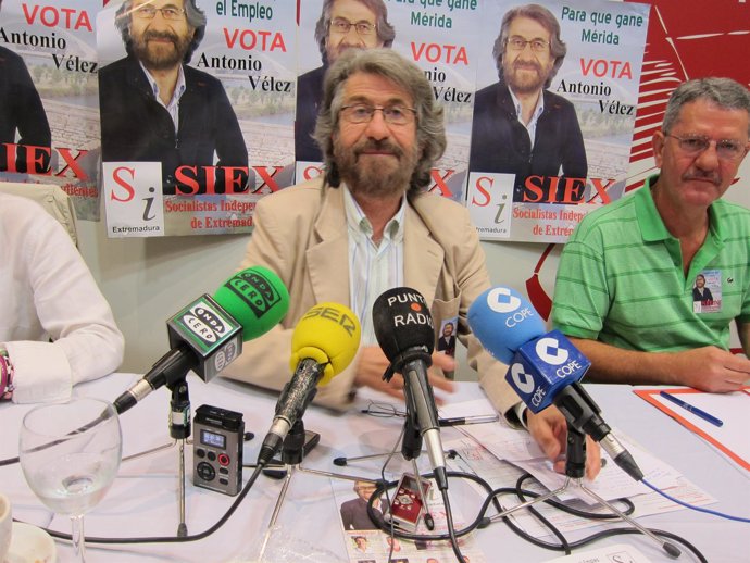 Antonio Vélez (SIEX) En Rueda De Prensa De Su Campaña Electoral