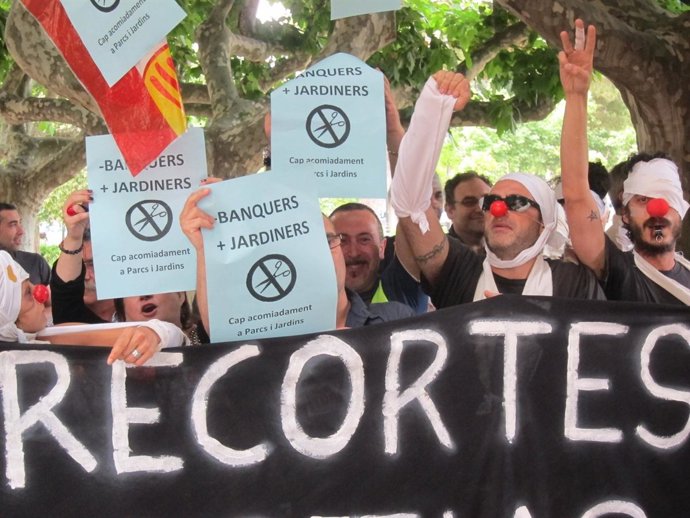 Funcionarios Contra Los Presupuestos Ante El Parlament