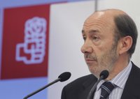 Rubalcaba empezará en el hotel 'Renacimiento' de Sevilla su gira de reuniones con militantes