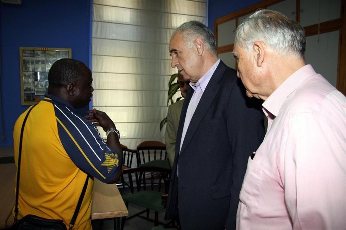 Blasco, En Su Visita Al Casal De La Pau