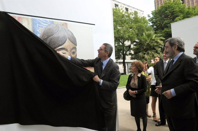 Alberto Ruiz-Gallardón Inaugura Una Exposición Del MNAC En Madrid
