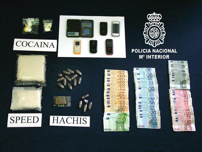Material Intervenido Por La Policía Nacional En Aranda De Duero