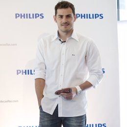Iker Casillas En La Presentación De Una Máquinilla Philips