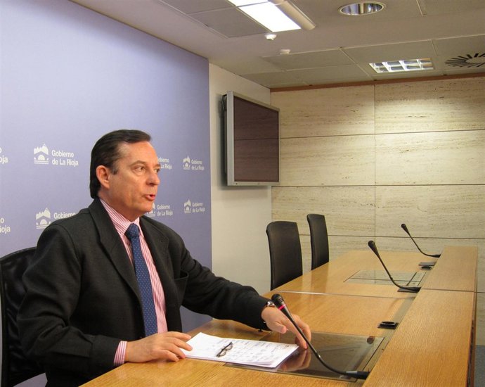 El Consejero De Industria, Innovación Y Empleo, Javier Erro