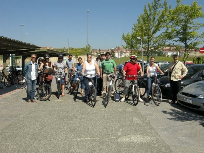 Civivox Acoge Un Taller Para Aprender A Circular En Bicicleta Por Pamplona.