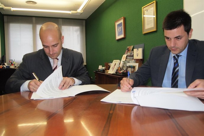 Imagen De La Firma Del Convenio 