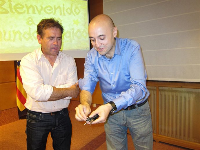 El Alcalde De Orés, Antonio Campos, Y El Mago Mario Cobretti