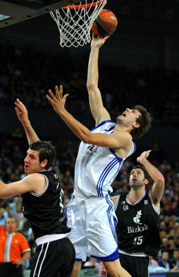 Tomic Y Mumbrú Real Madrid Baloncesto BBB