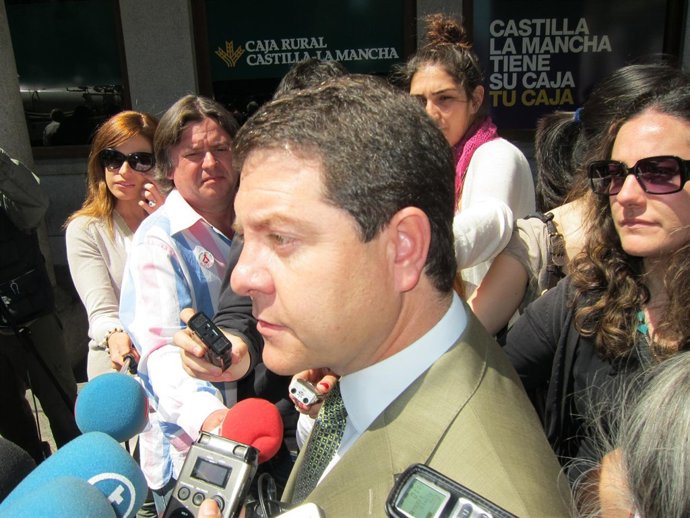 García-Page, Atendiendo A Los Medios