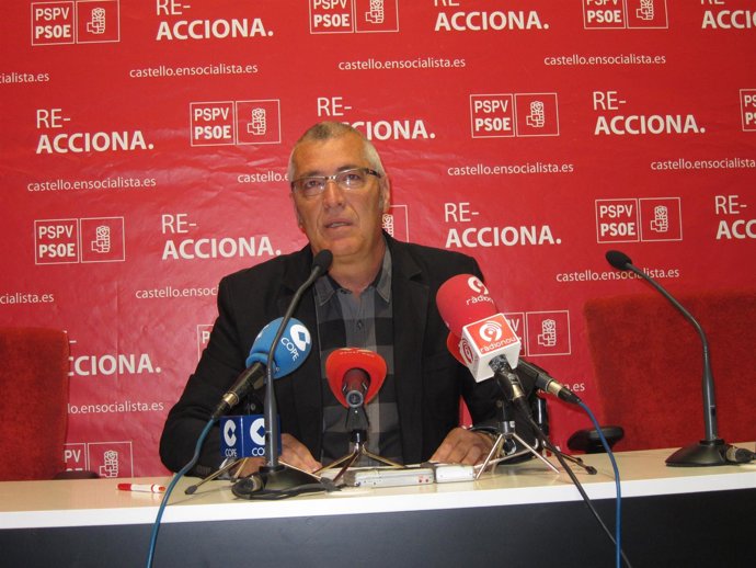 Rueda De Prensa Para Informar De La Decisión De La Ejecutiva Municipal