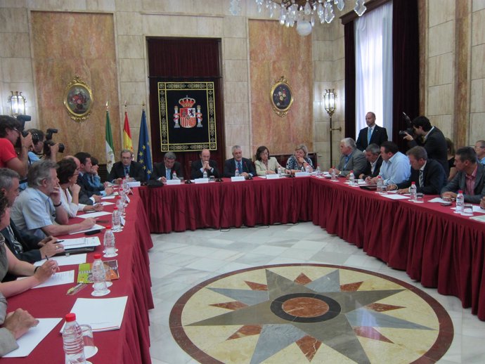 Reunión En Almería Ante La Crisis Del Pepino