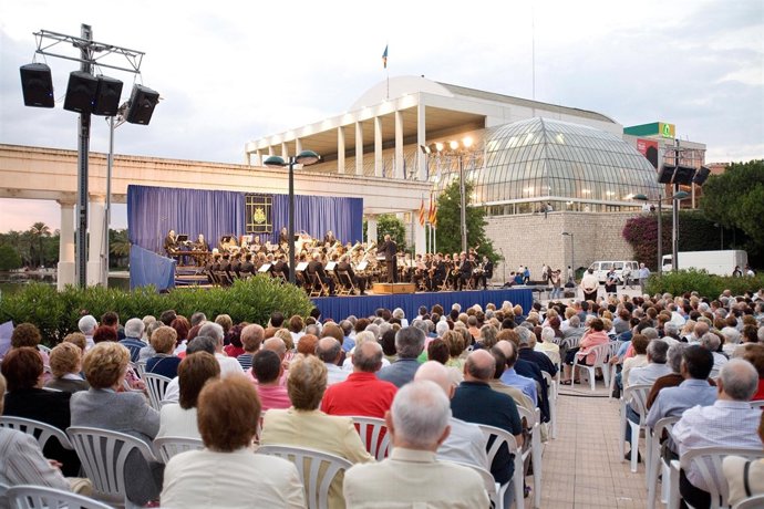 Coniertos En El Jardín Del Palau