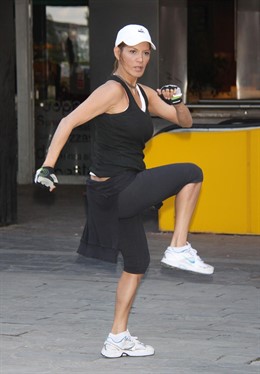 Ivonne Reyes Haciendo Deporte