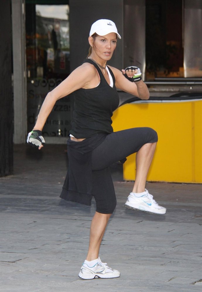Ivonne Reyes Haciendo Deporte