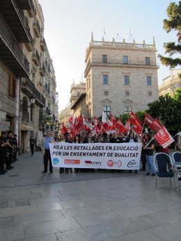 Imagen De Archivo De Una Protesta Contra Los Recortes En Enseñanza