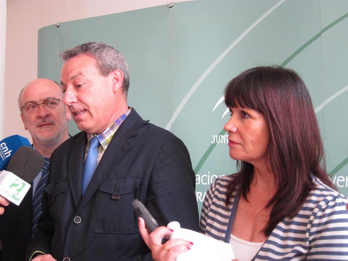 Los Consejeros Francisco Álvarez De La Chica Y Micaela Navarro.