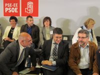 López dice al PNV que "no haga excursiones a Madrid", porque las decisiones sobre gobiernos locales se adoptan "aquí"