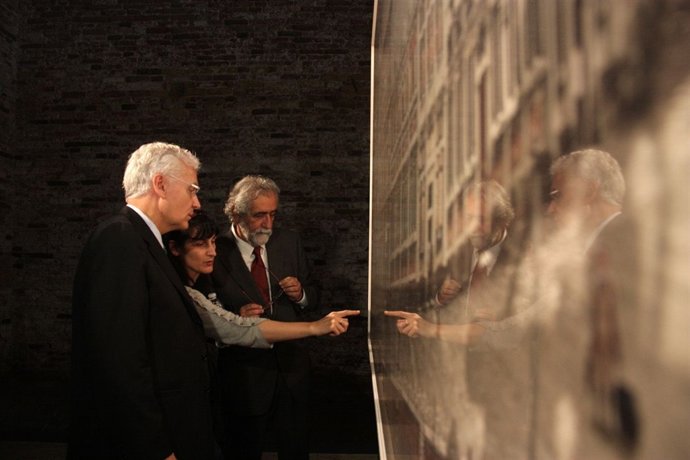 Ferran Mascarell, Mabel Palacín Y Vicenç Villatoro En La Bienal De Venecia