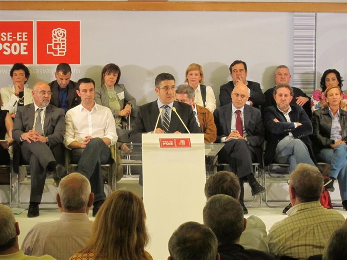 López Interviene En El Comité Nacional Del PSE