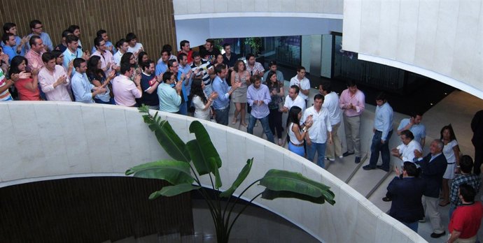 Recibimiento De Miembros De NNGG-A A Javier Arenas