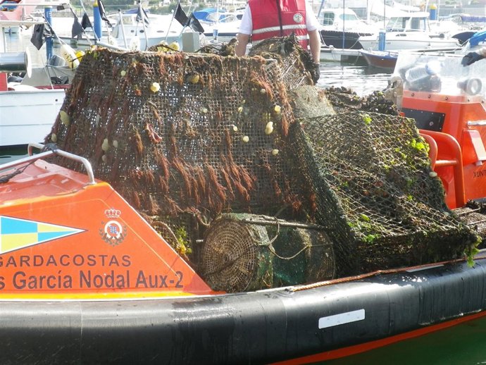OS GARDACOSTAS INCAUTARON 436 APARELLOS E MÁIS DE 1.000 QUILOS DE DIVERSAS ESPEC