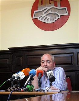 El Secretario General De UGT-A, Manuel Pastrana, Hoy En Rueda De Prensa.